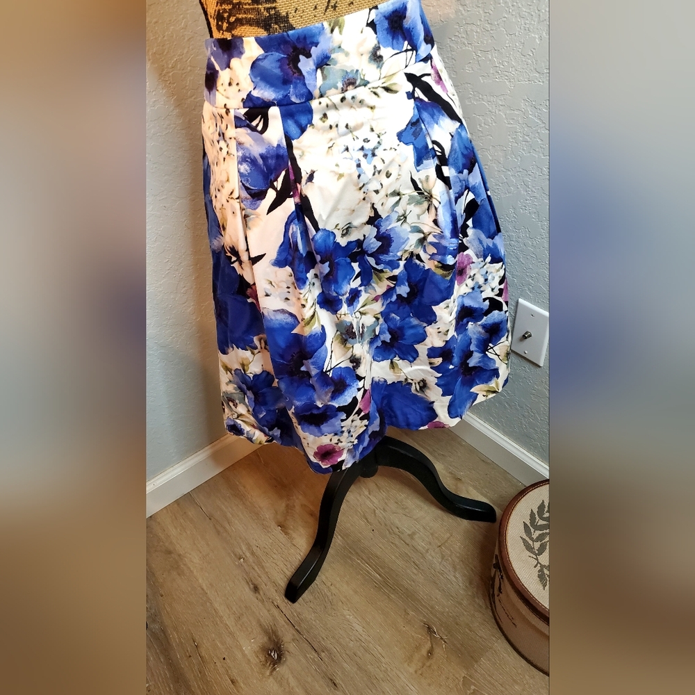 White House Black Market Blue and Purple Floral A-Line Skirt